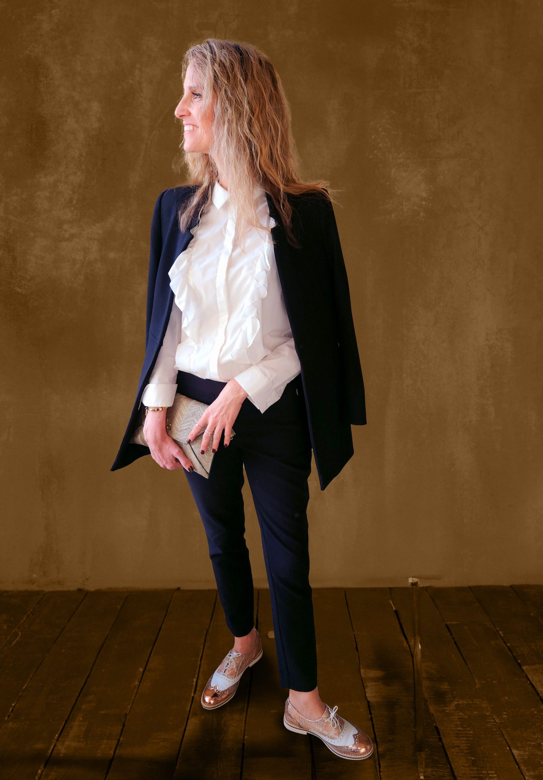 Woman wearing casual suit with modern shoes